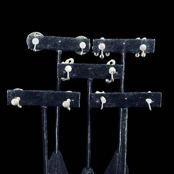 Lot of 5 Silver Tone Screw Back Earrings (5373) - Picture 8 of 8